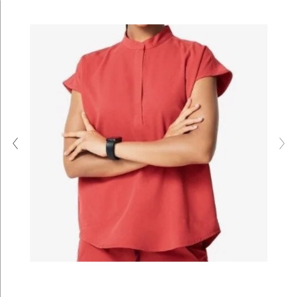 ✨FIGS✨ brand raefeala scrub top in limited edition color CLAY